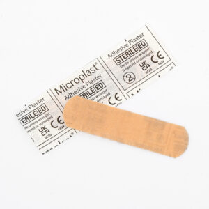 Lightweight Fabric Adhesive Plasters 7.5cm x 2.5cm (100) - Image 3