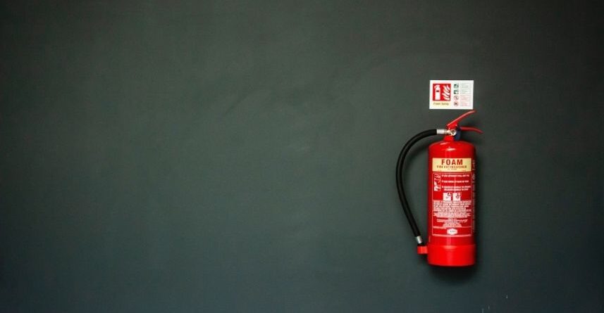 How to properly use a fire extinguisher
