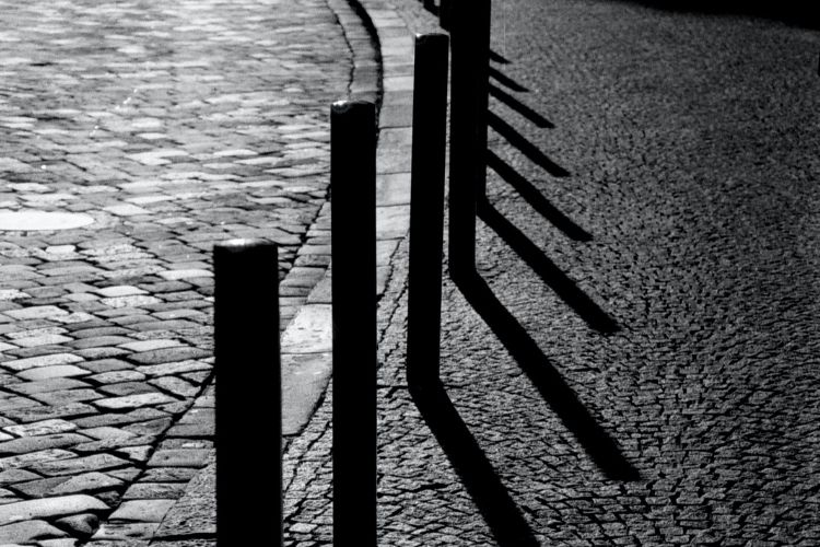 Pedestrian bollard